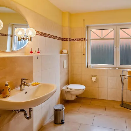 Mediterranes Flair Mit Seeblick Apartment
