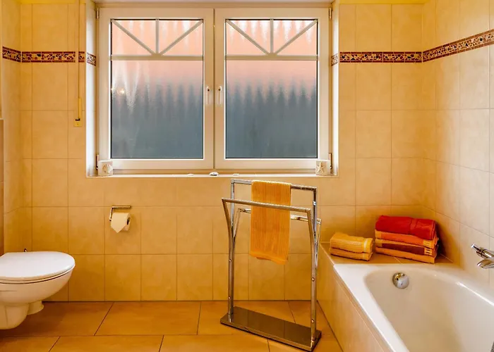 Mediterranes Flair Mit Seeblick Appartamento *