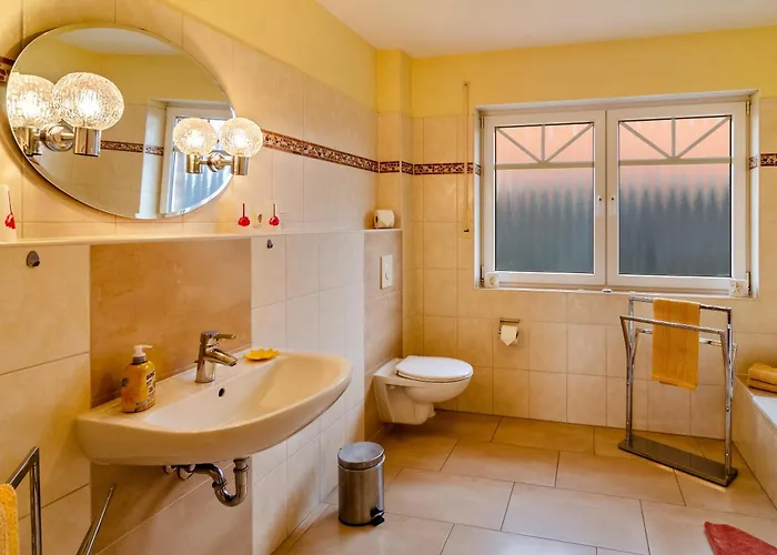 Mediterranes Flair Mit Seeblick Appartamento